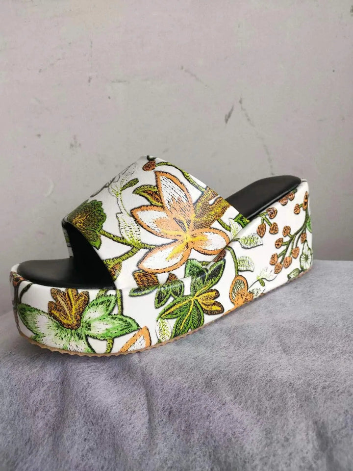 Levoire | Sandales avec talon brodé Fleur jaune