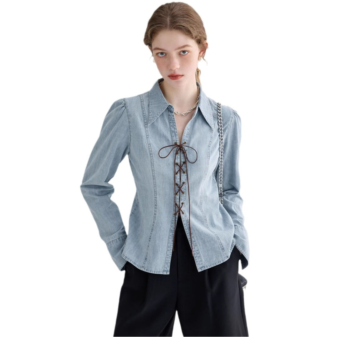 Blouse en jean pour femmes avec décolleté lacé et élégantes manches bouffantes Levoire