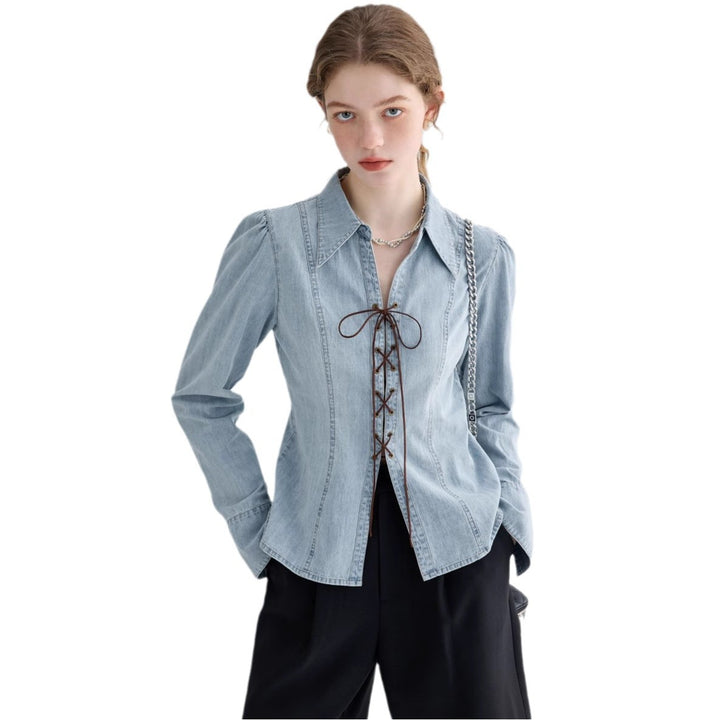 Blouse en jean pour femmes avec décolleté lacé et élégantes manches bouffantes Levoire