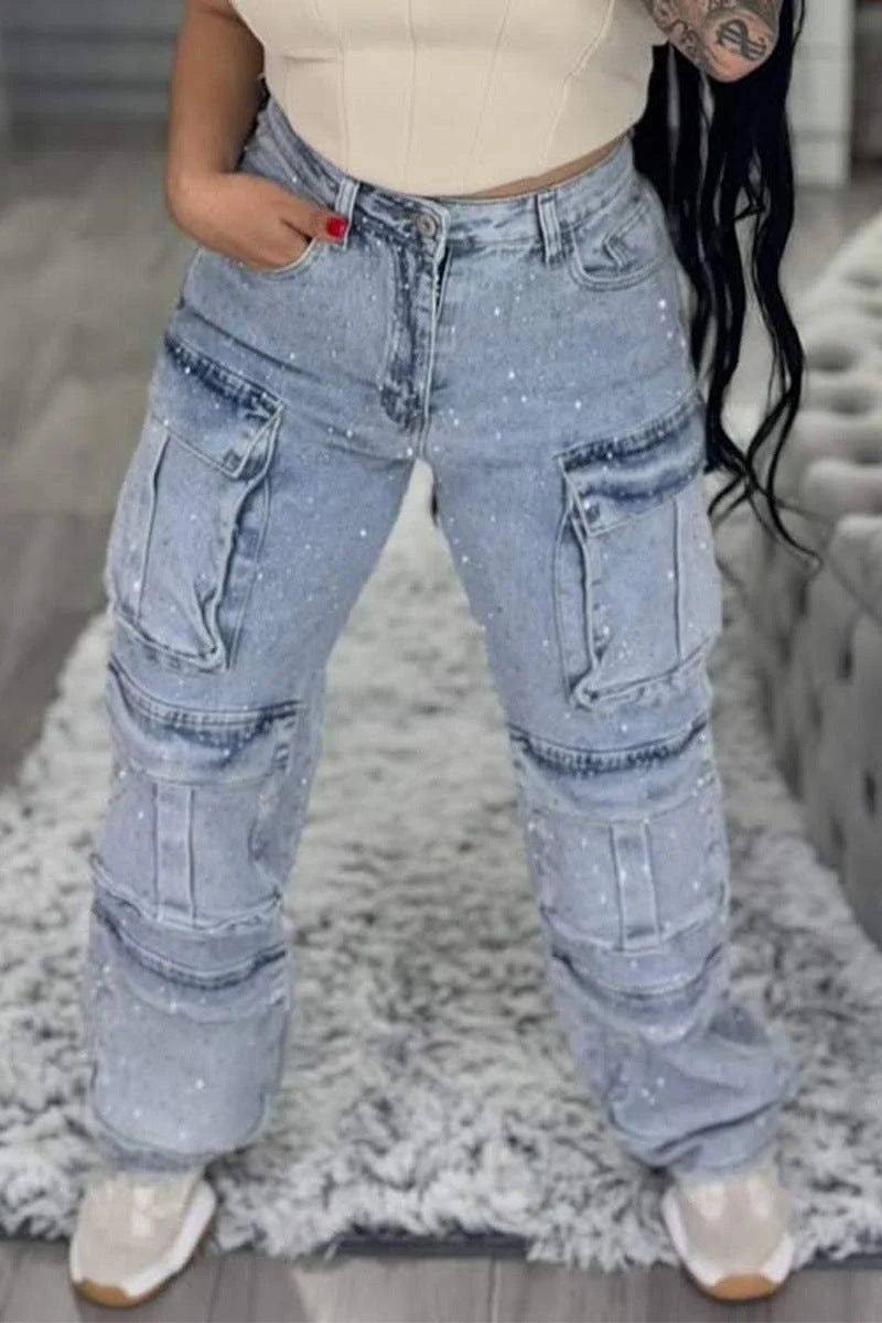 Pantalon cargo femme avec poches tendance et un effet délavé moderne Levoire