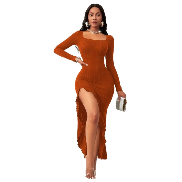Robe maxi élégante pour femmes avec une coupe cascade sophistiquée et des manches longues Levoire
