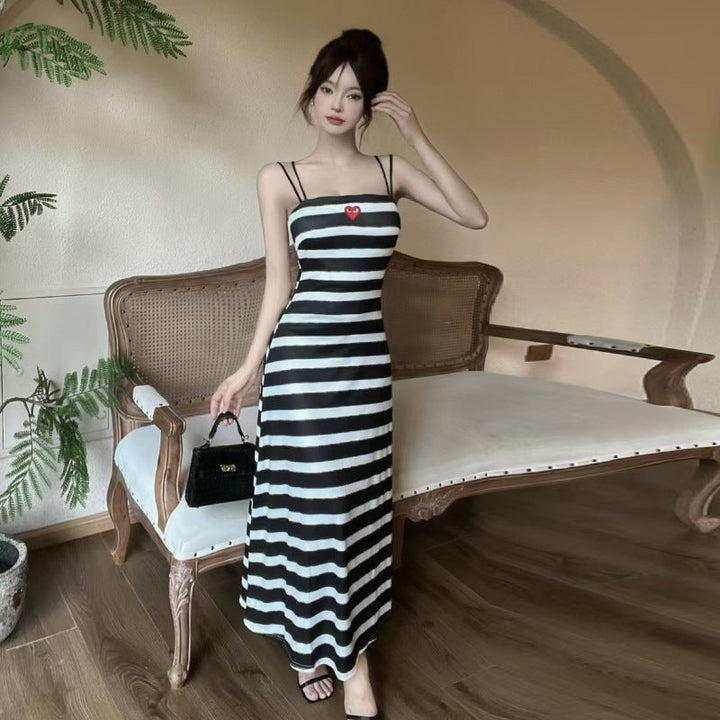 Levoire | Robe à bretelles spaghetti, épaules dénudées et tricot fin noir