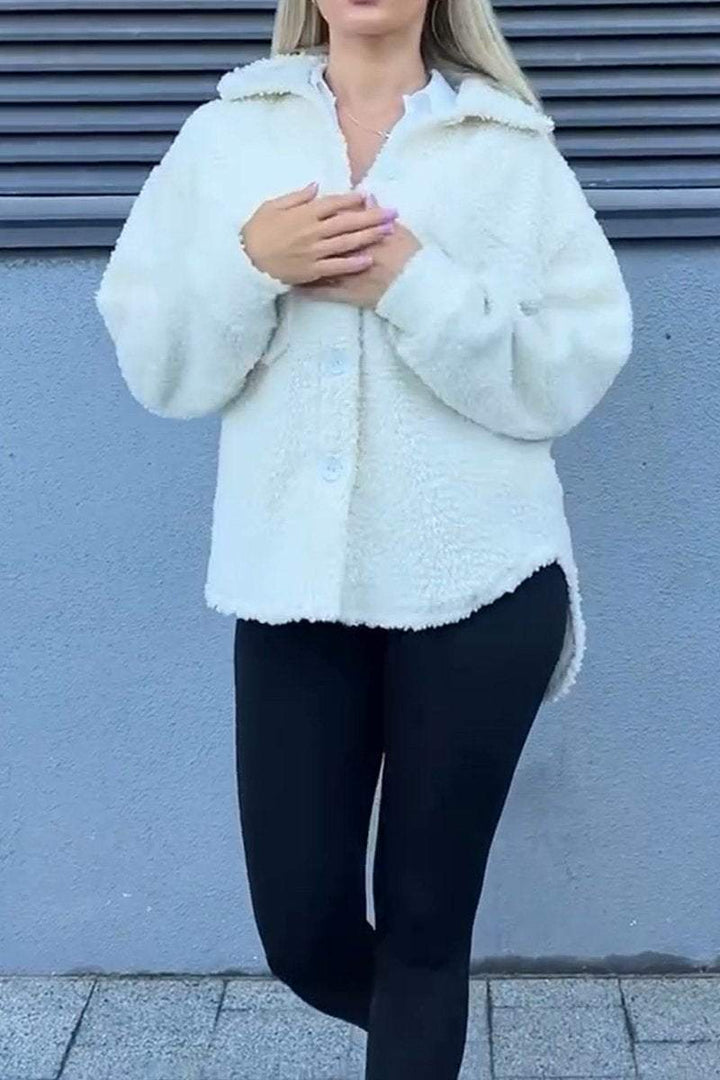 Veste en polaire décontractée pour femmes avec poches pratiques et détails de boutons Levoire