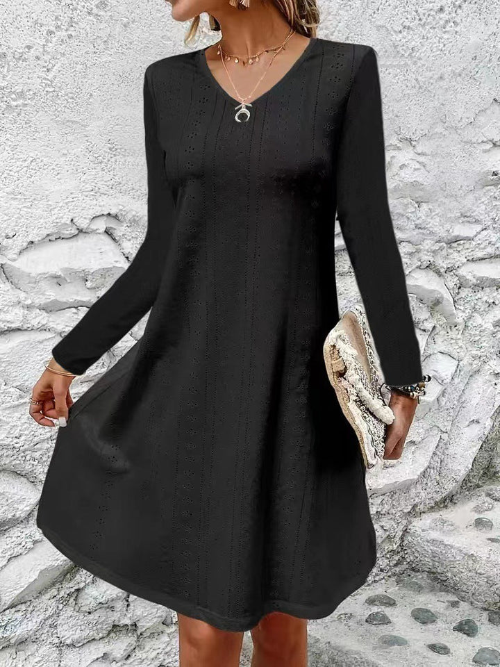 Levoire | Robe en jacquard à encolure en V décolletée pour femmes avec manches longues noir