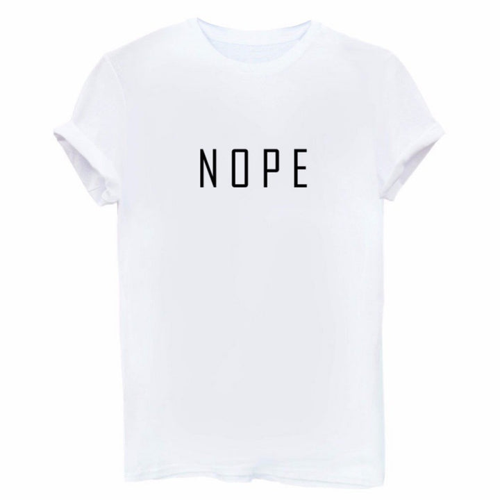 T-shirt pour femmes avec un lettrage moderne accrocheur Levoire