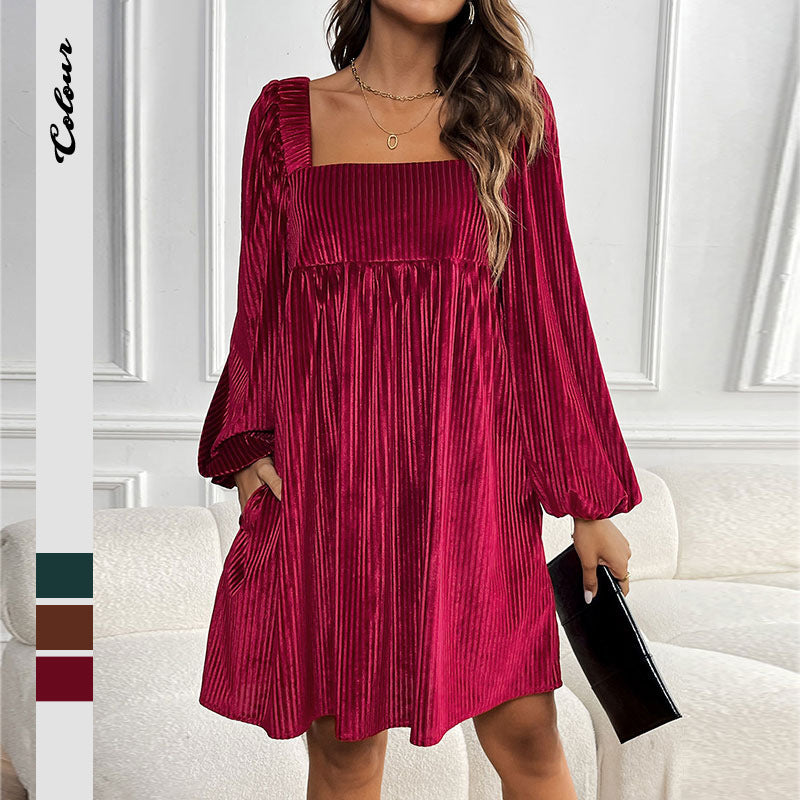 Robe oversize pour femmes avec un élégant détail de volants et en tissu cord luxueux Levoire