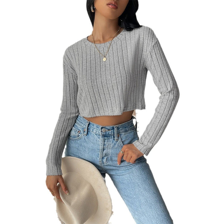 Pull court pour femmes avec une fine texture côtelée et des manches longues Levoire