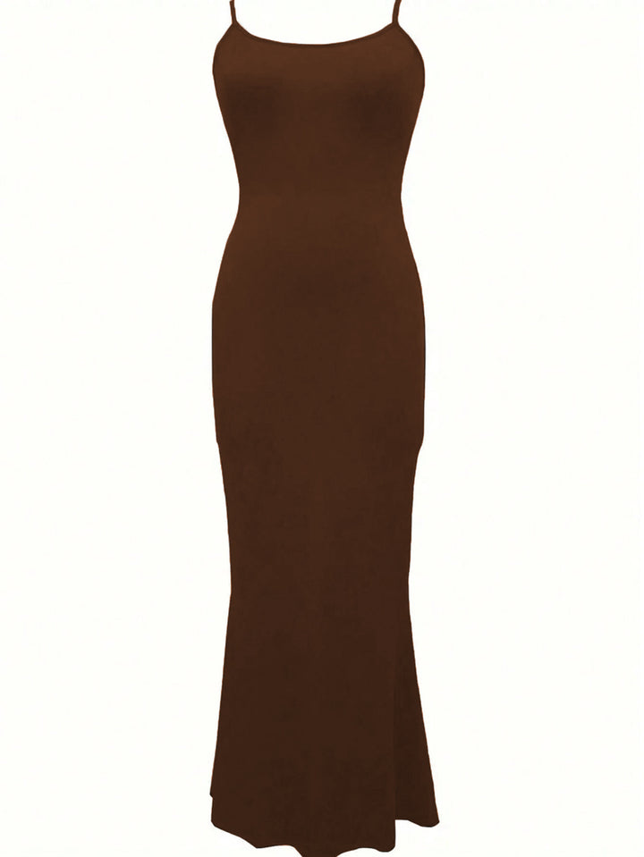 Robe maxi élégante pour femme avec des bretelles spaghetti étroites et une coupe fluide Levoire
