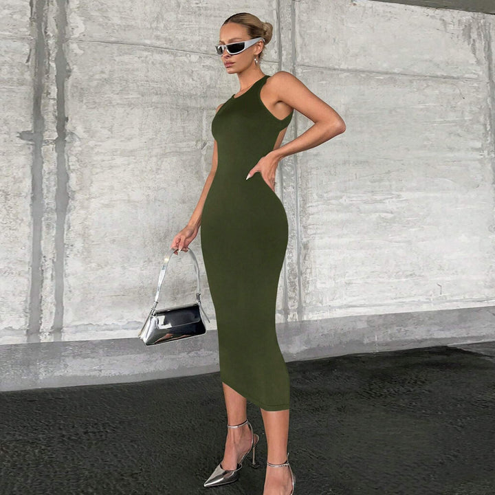 Robe midi près du corps pour femmes avec un décolleté bateau moderne et de fins détails côtelés Levoire