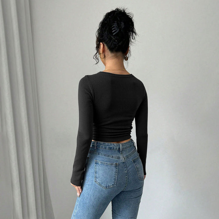 T-shirt court à manches longues pour femmes avec avant orné de boutons élégants Levoire