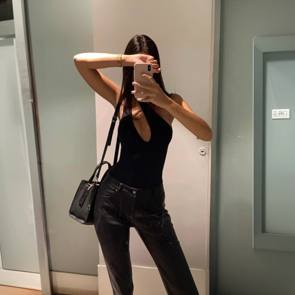 Maillot de bain tendance pour femmes avec découpe asymétrique et décolleté profond Levoire