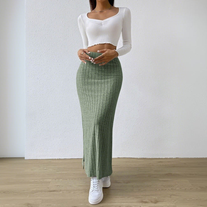 Jupe maxi pour femmes avec un design côtelé élégant et une fente sur le côté Levoire