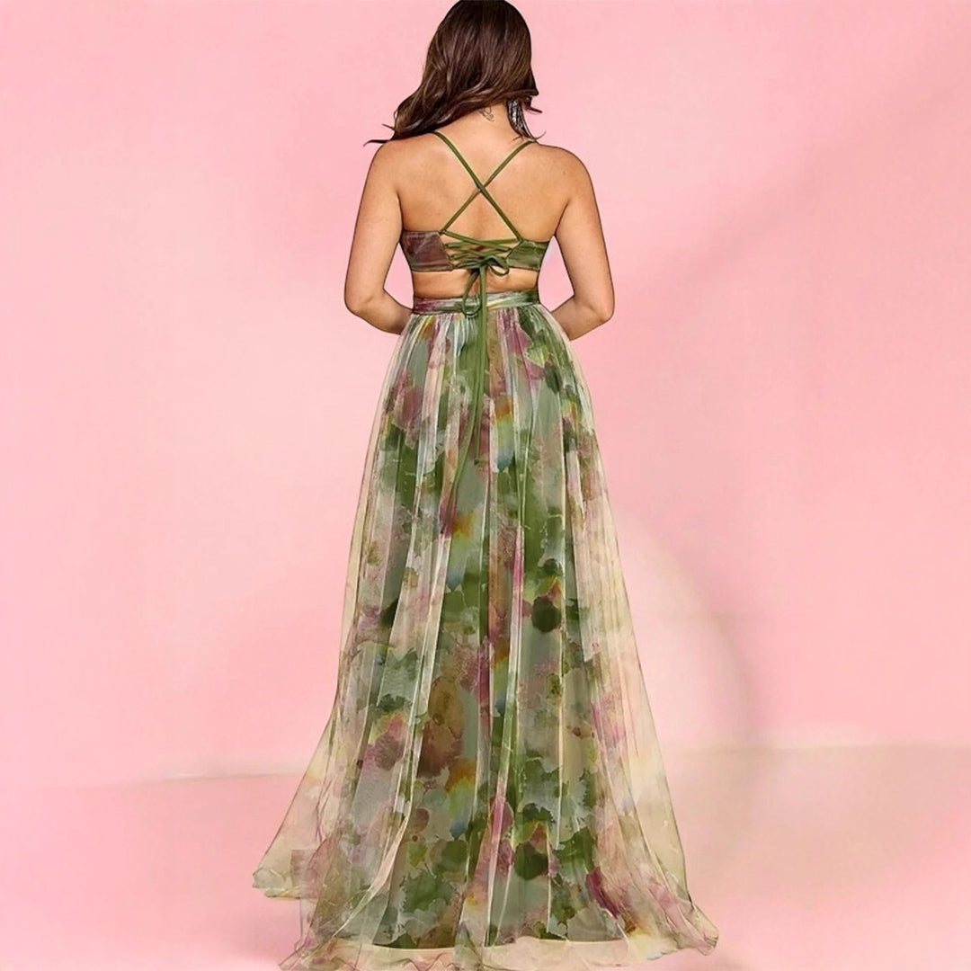 Robe maxi aérienne pour femme avec motif floral coloré et découpe latérale Levoire