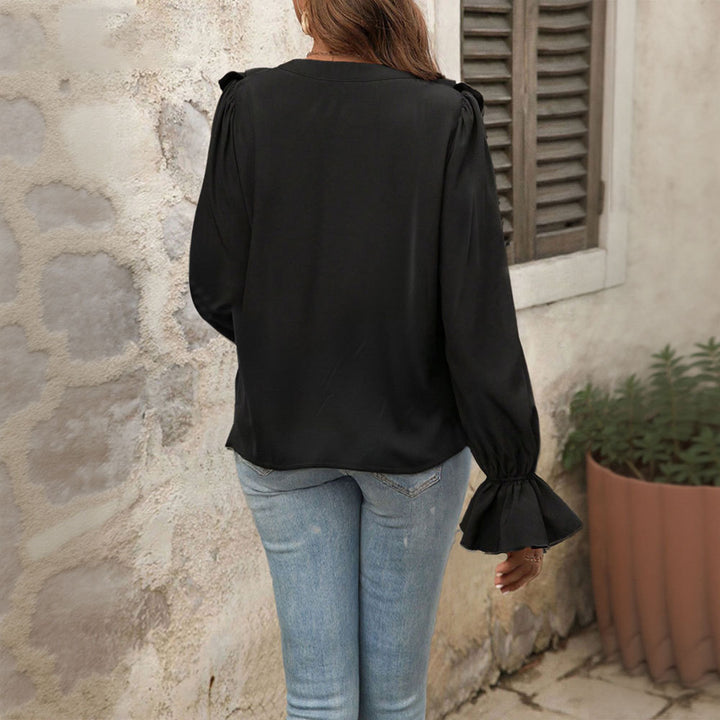 Blouse pour femme avec des détails de volants élégants et un chic col en V Levoire