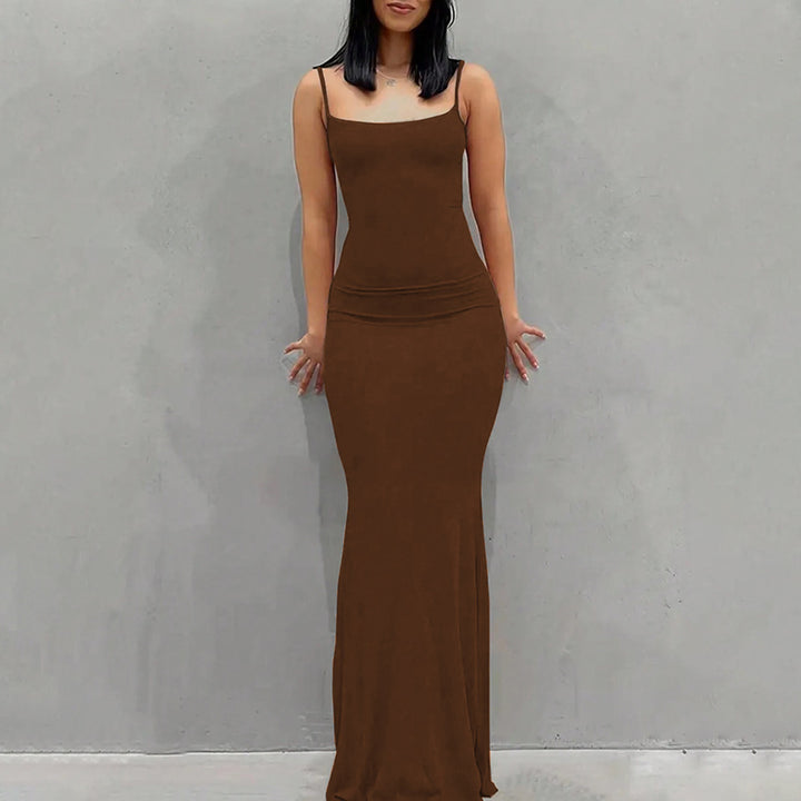 Robe maxi élégante pour femme avec des bretelles spaghetti étroites et une coupe fluide Levoire