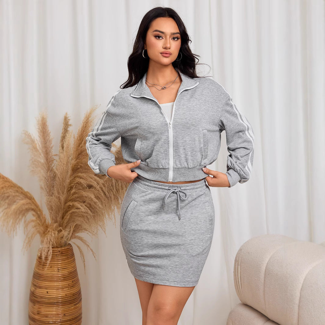 Ensemble de sport pour femme avec haut ajusté et mini jupe élégante Levoire