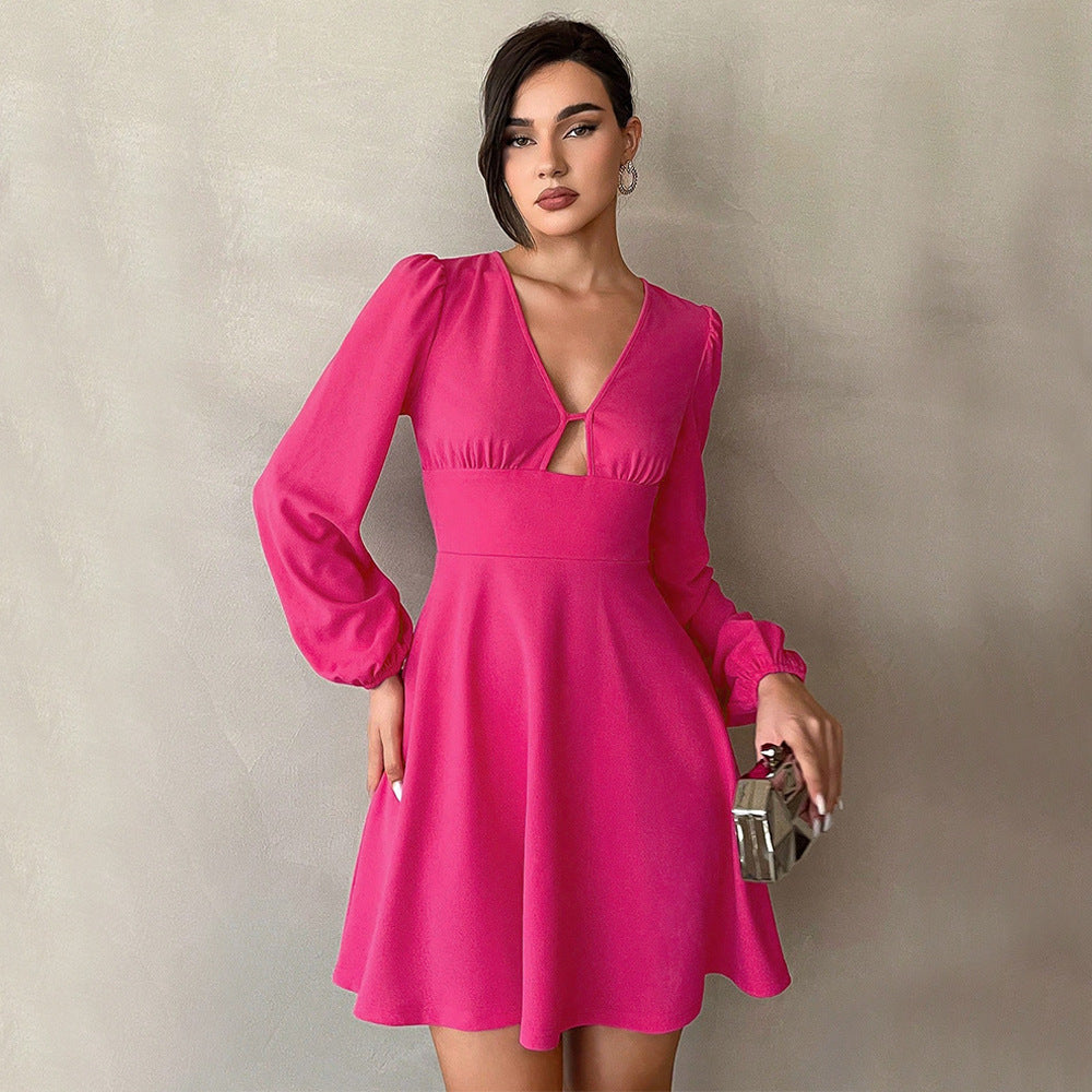 Robe mini pour femme avec décolleté en V profond et élégantes manches bouffantes Levoire