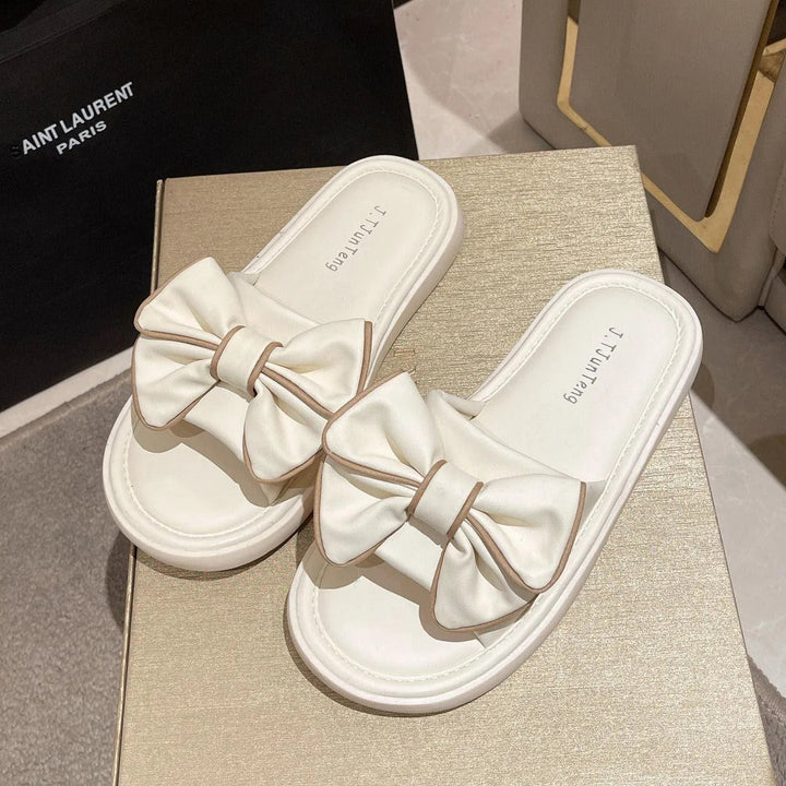 Levoire | Pantoufles de style français avec lacet Couleur beige