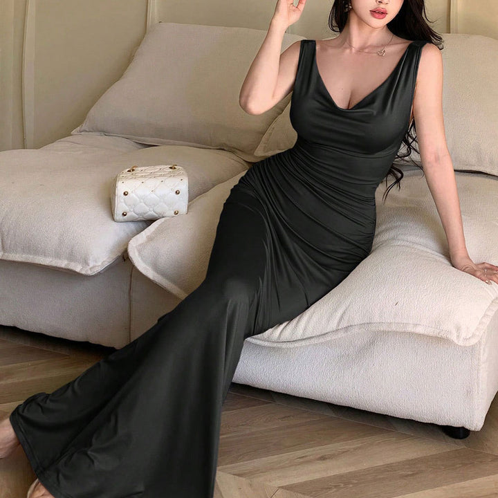 Robe de soirée élégante pour femmes avec découpes arrière raffinées et ceinture décorative à nouer Levoire