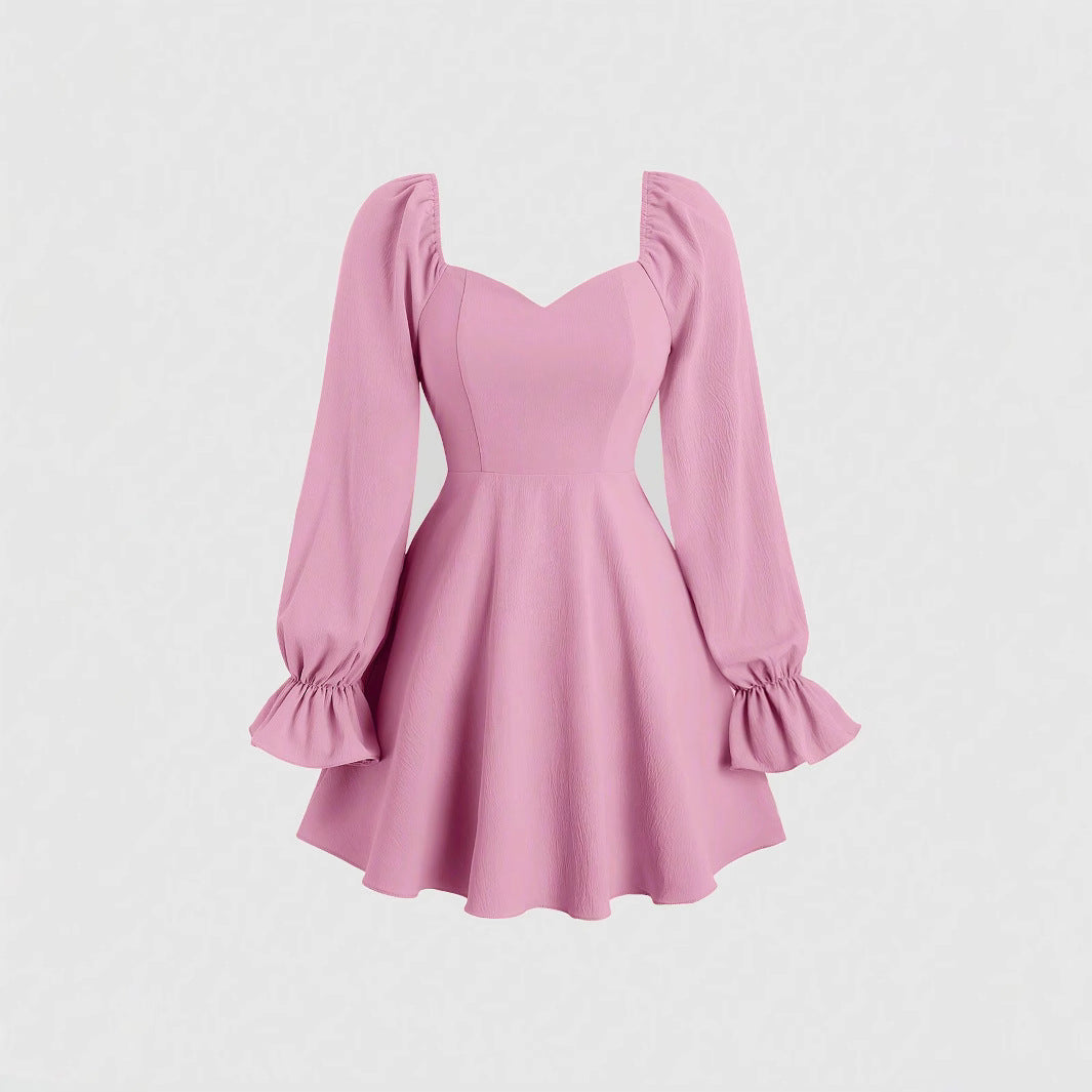 Robe mini femme avec manches bouffantes et décolleté en cœur chic Levoire