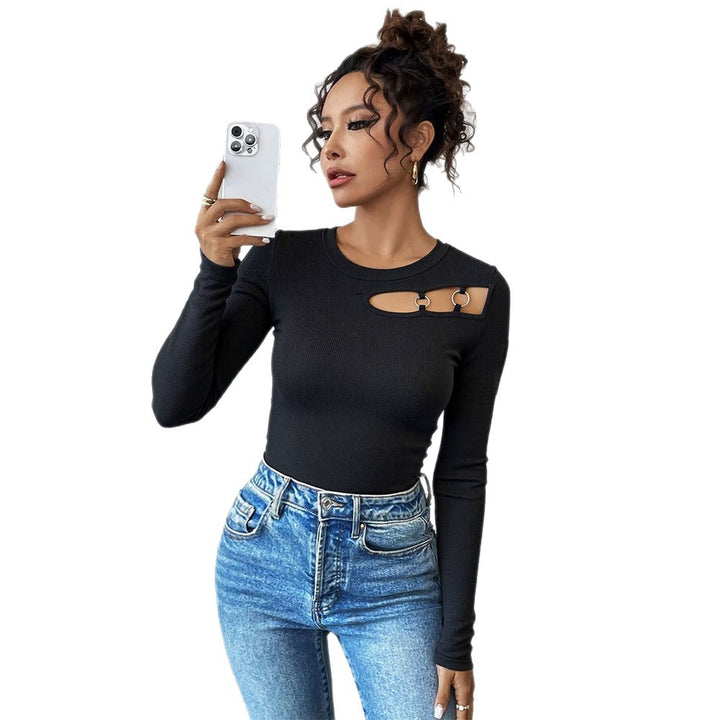 Chemise à manches longues pour femmes avec design asymétrique à découpes et détails de bague à la mode Levoire