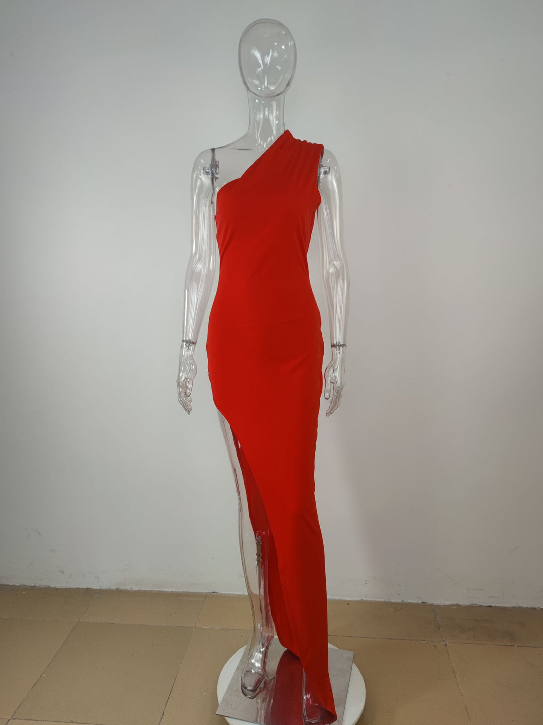 Levoire | Robe Maxi À Une Épaule Avec Décolleté Off-Shoulder Fente Latérale Élevée