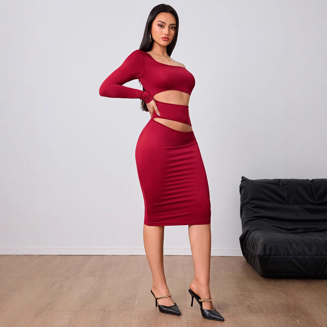 Robe midi découpée ajustée pour femme avec design asymétrique et manches longues Levoire