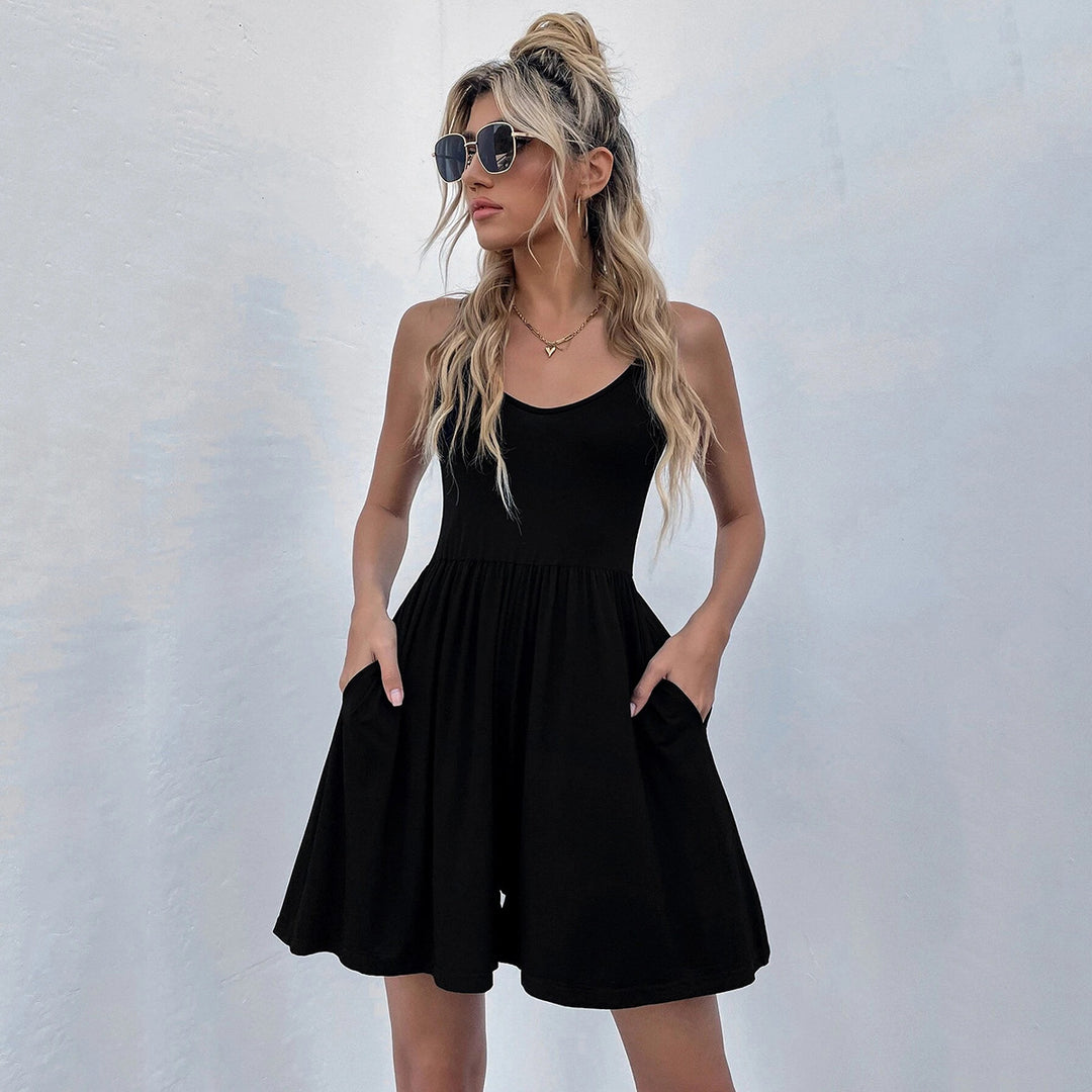 Robe décontractée pour femmes avec un col rond profond et des poches pratiques Levoire