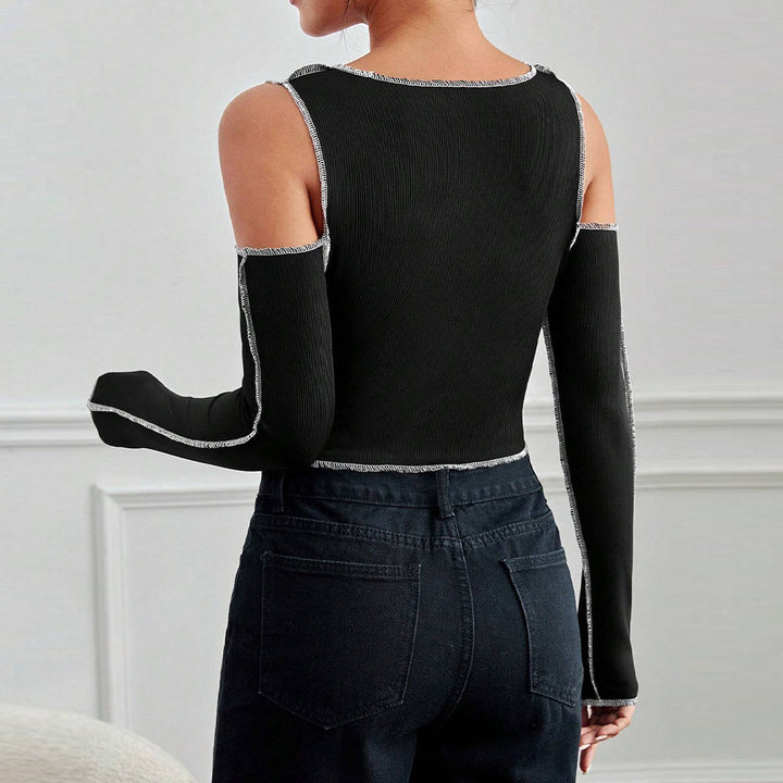 T-shirt crop à manches longues pour femmes avec des détails découpés et un contraste à la mode Levoire