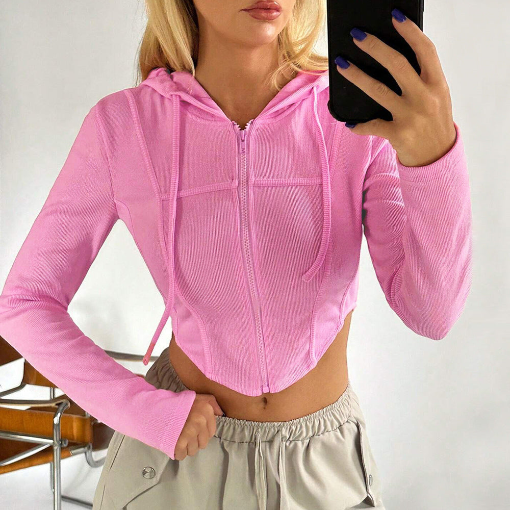 Sweat à capuche court zippé pour femmes avec manches longues et coupe ajustée Levoire