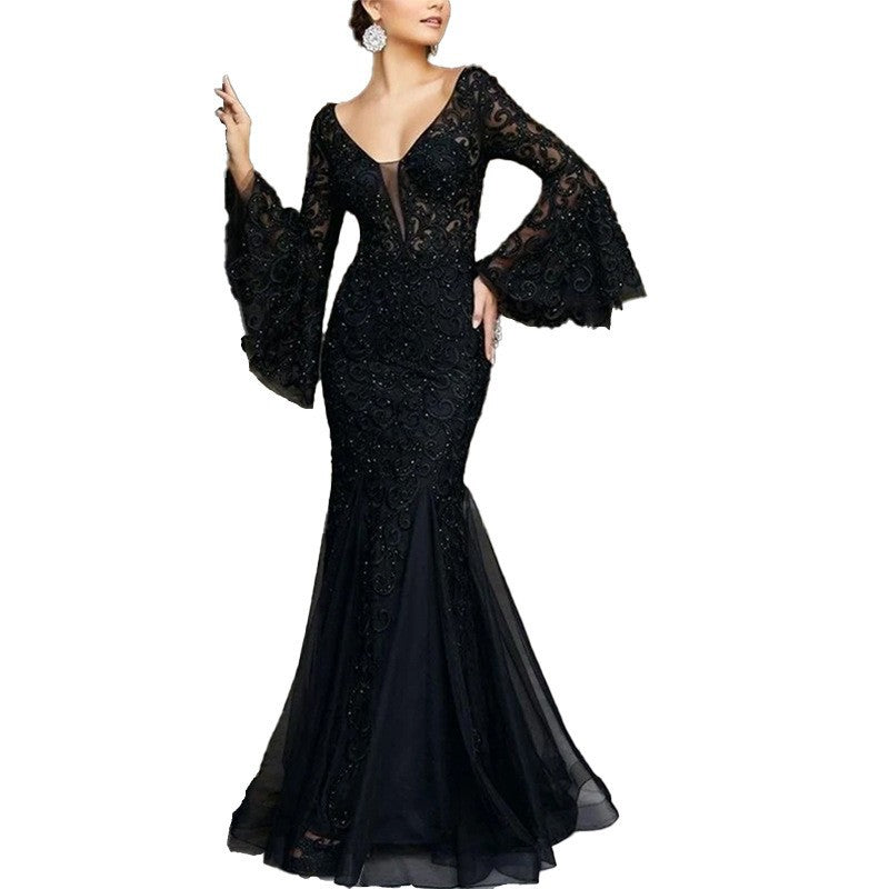 Levoire | Élégante robe de soirée noire à ancre en dentelle