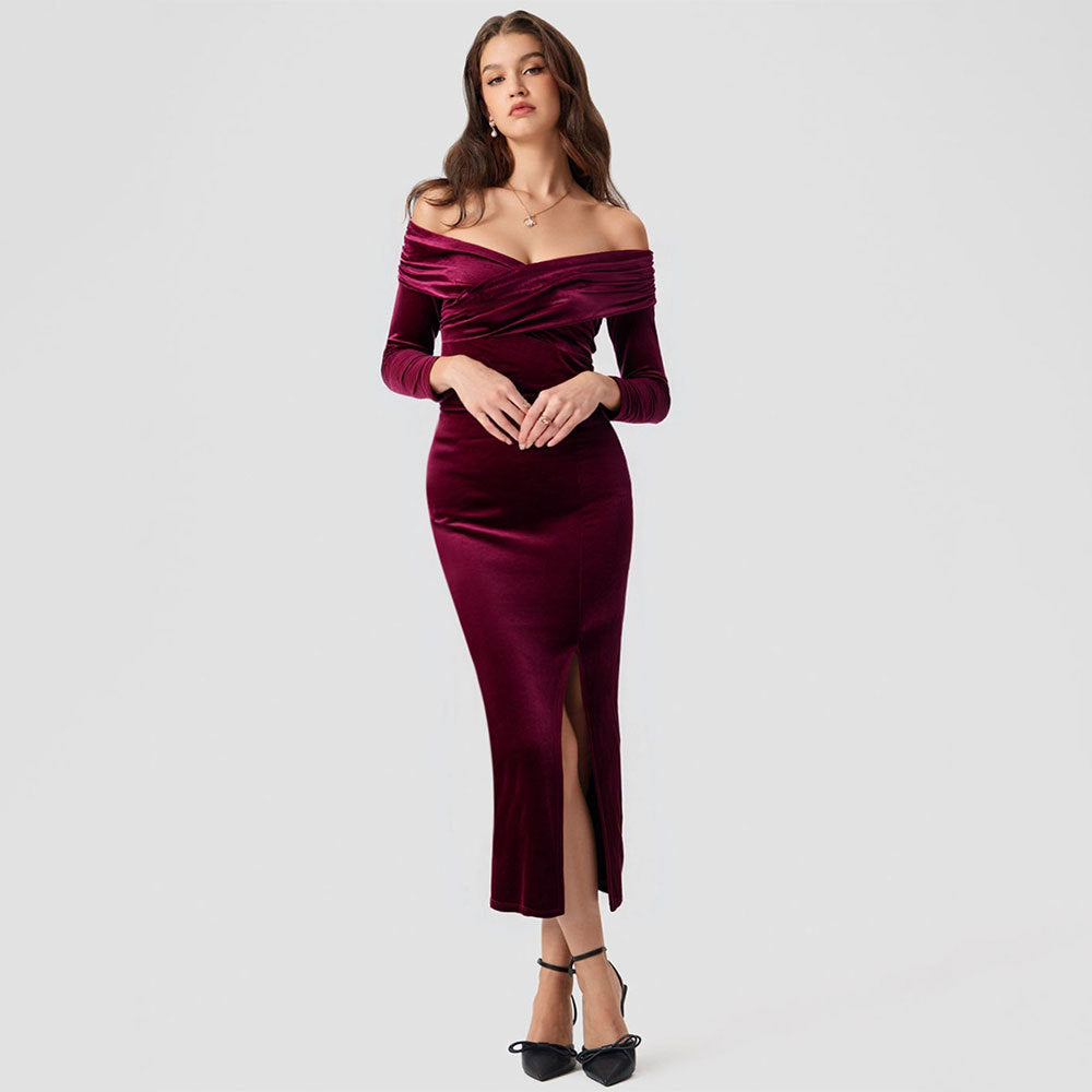 Robe de soirée luxueuse pour femmes avec design dénudé sur les épaules et fente latérale Levoire