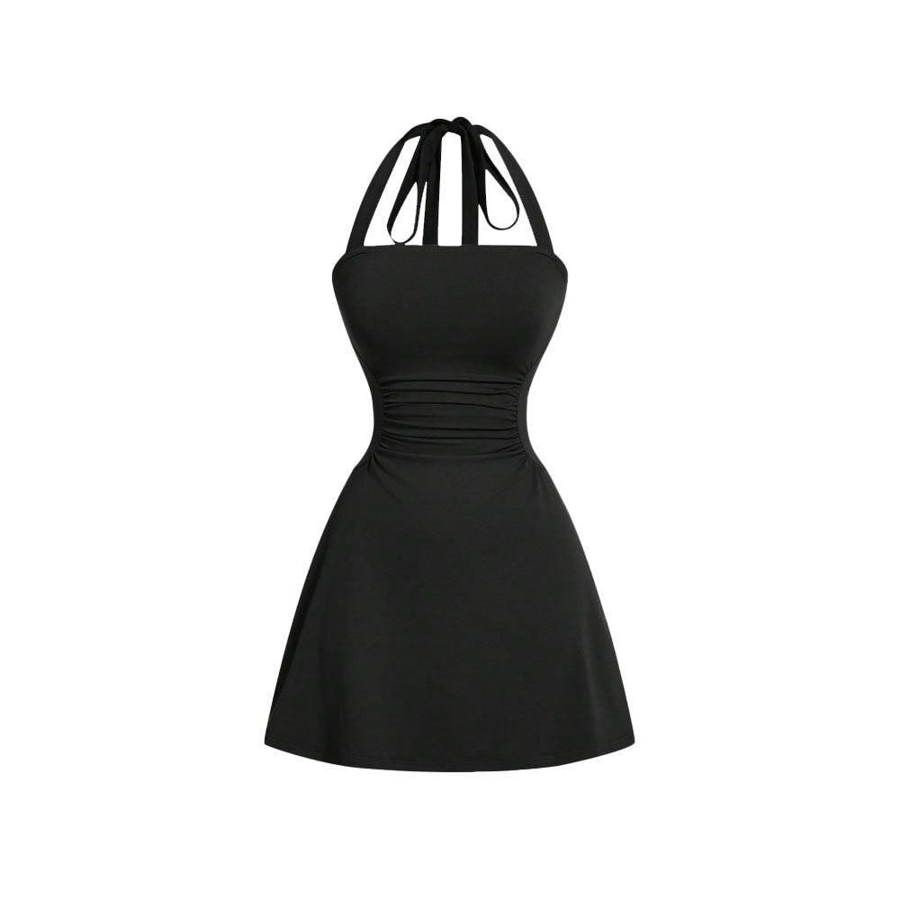 Robe à dos nu pour femmes avec drapés flatteurs pour la silhouette et un design à lacets élégant au dos Levoire