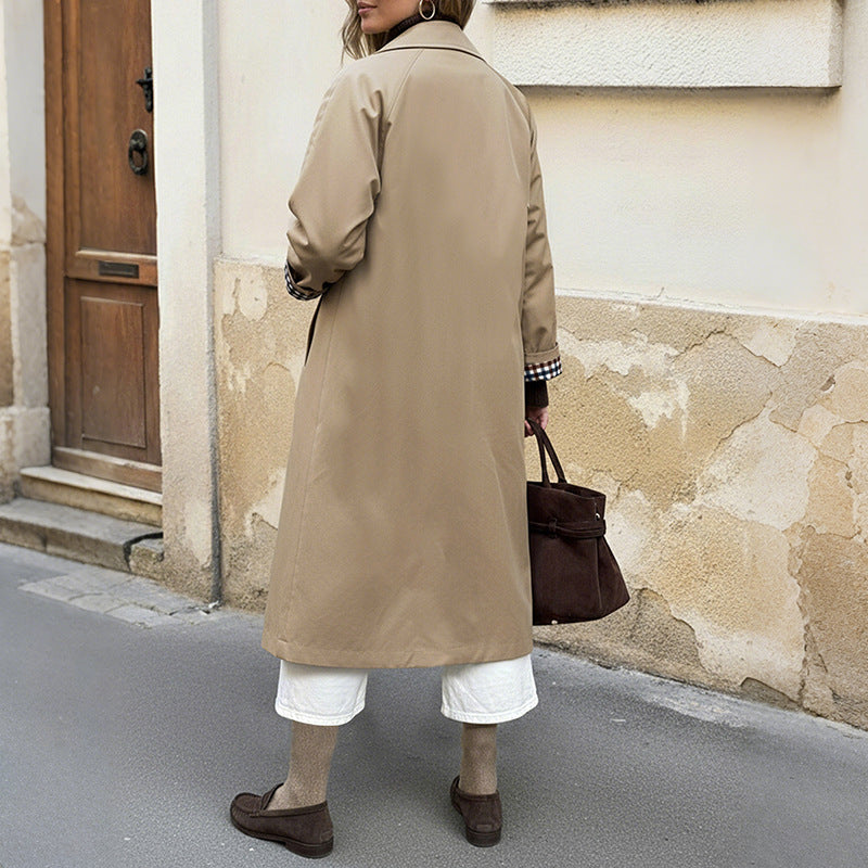 Manteau trench à la mode pour femmes avec doublure à carreaux et coupe pratique Levoire