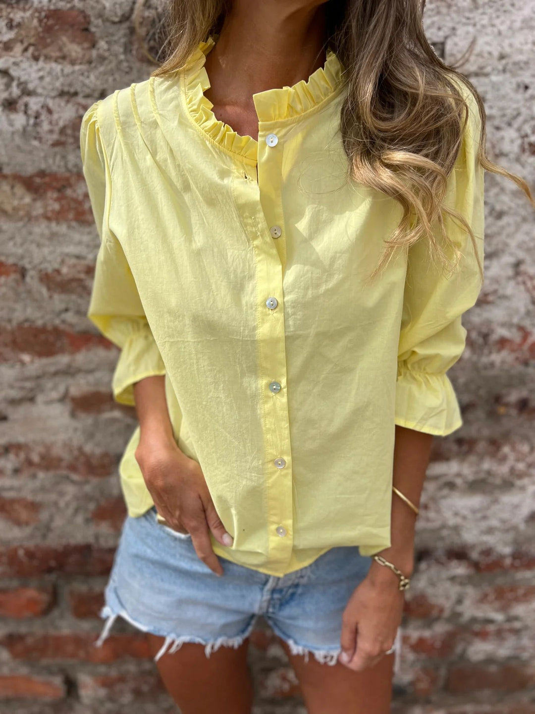 Blouse pour femmes avec des manches bouffantes décoratives Levoire