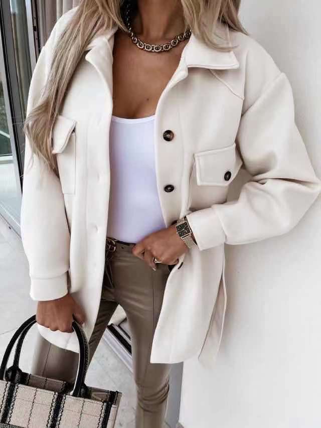 Veste de mode pour femmes avec poches pratiques et coupe décontractée Levoire