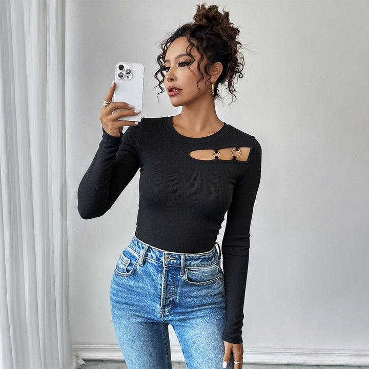 Chemise à manches longues pour femme avec un design asymétrique à découpes et des détails en anneau à la mode Levoire