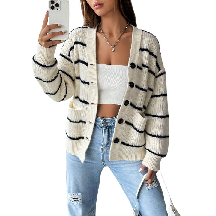 Cardigan en tricot à rayures pour femmes à manches courtes avec fermeture à boutons et poches latérales Levoire