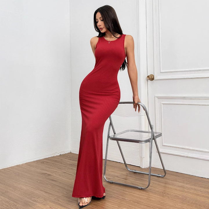Robe maxi côtelée ajustée pour femmes avec un élégant col rond Levoire