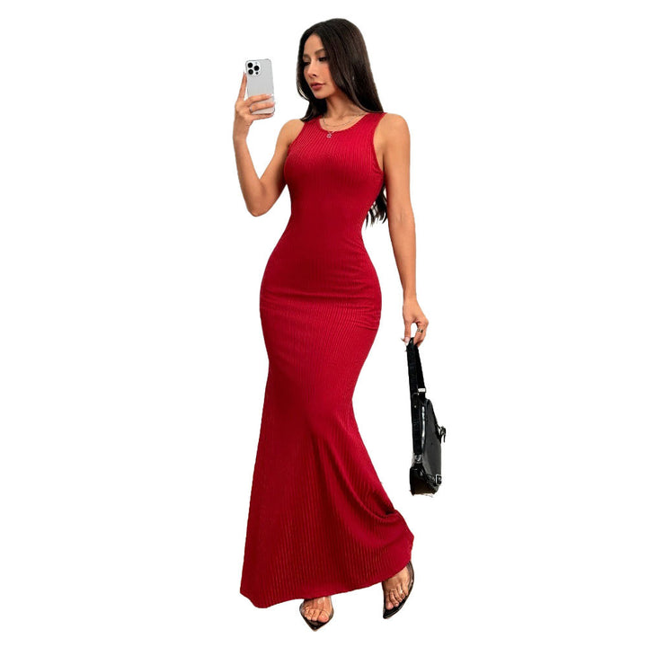 Robe maxi côtelée ajustée pour femmes avec un élégant col rond Levoire