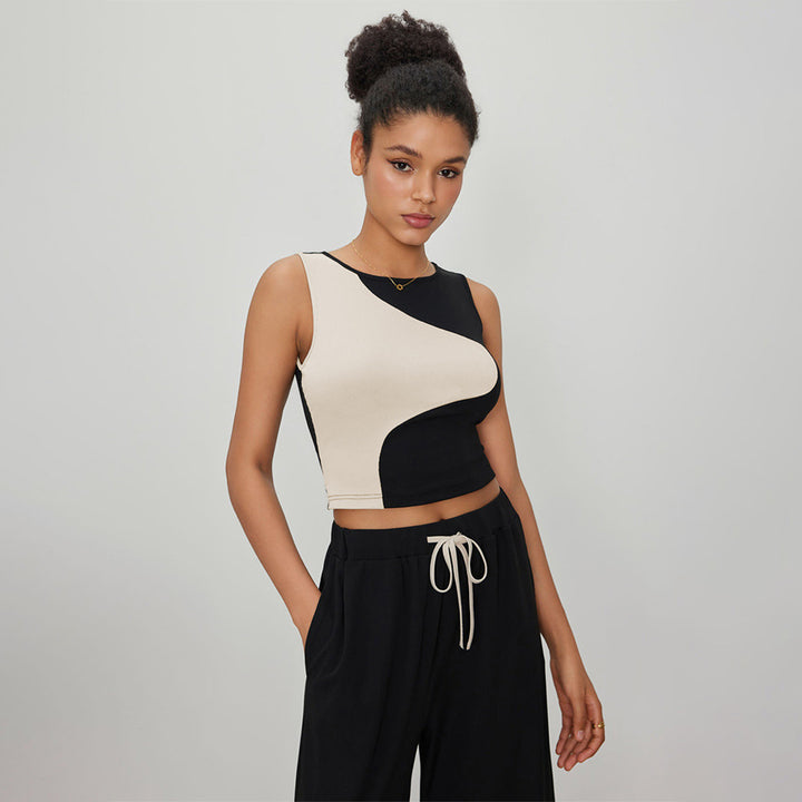 Top court pour femmes avec un design asymétrique et des contrastes à la mode Levoire
