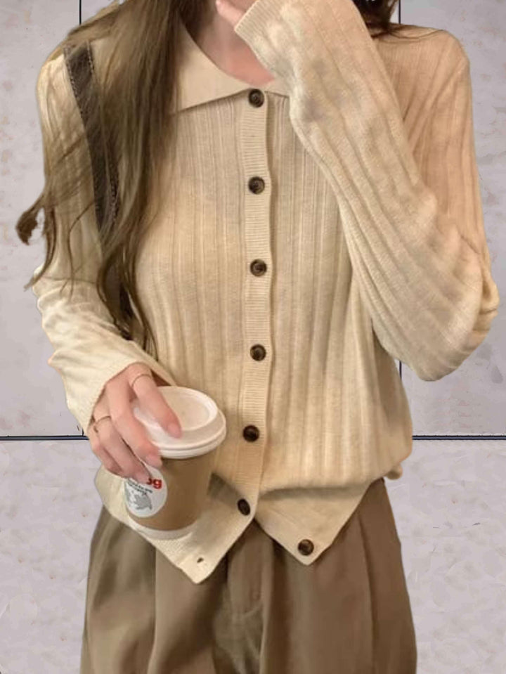 Levoire | Pull Slim Fit Simple Avec Col Polo Et Fermeture À Boutons Beige