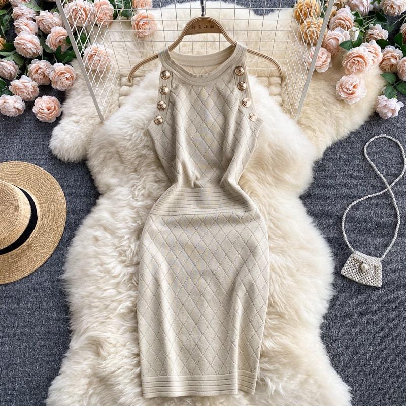 Levoire | robe sans manches courte ajustée à encolure ronde avec bouton sur le côté
