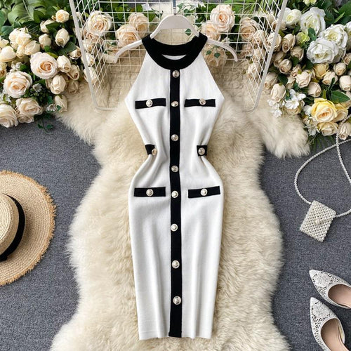 Levoire | robe longue ajustée à col rond avec décoration de bouton