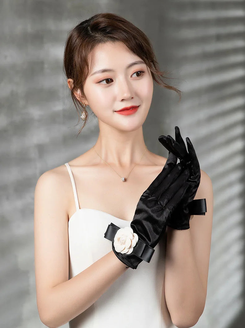 Levoire | Récolte Vintage Gants Courts En Satin Noir Hepburn