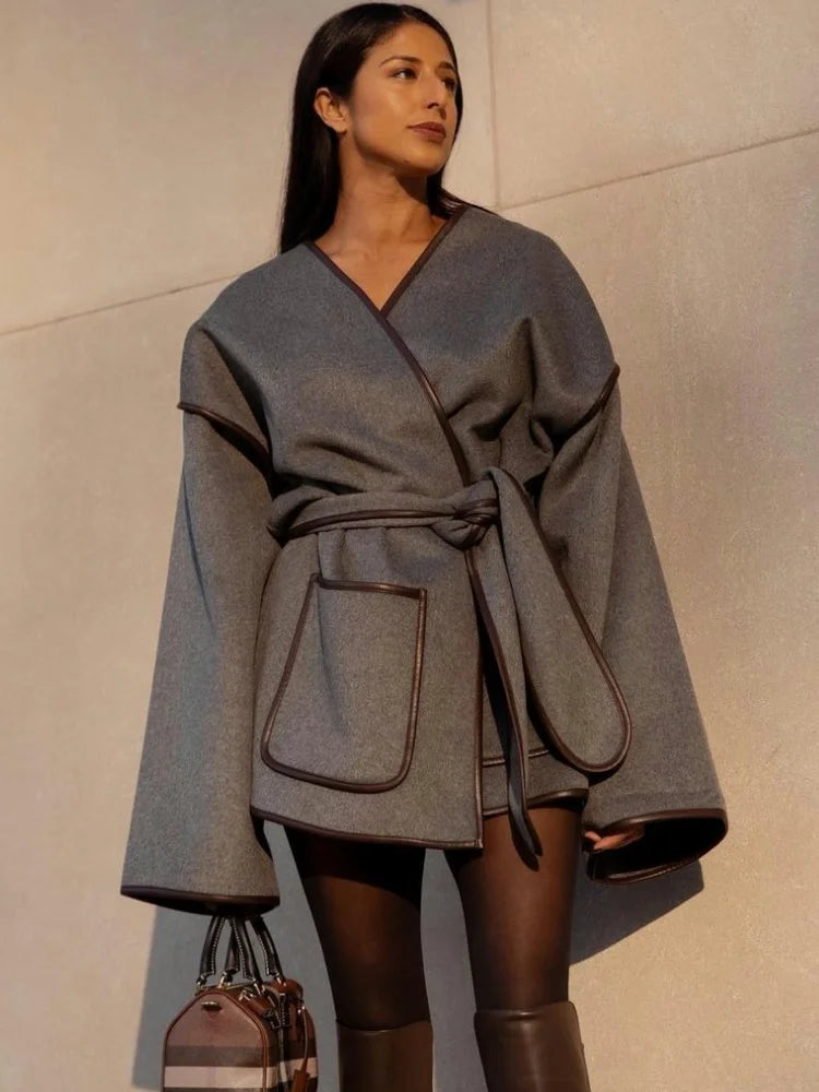 Levoire | V neck Long Sleeve Coat with Belt L