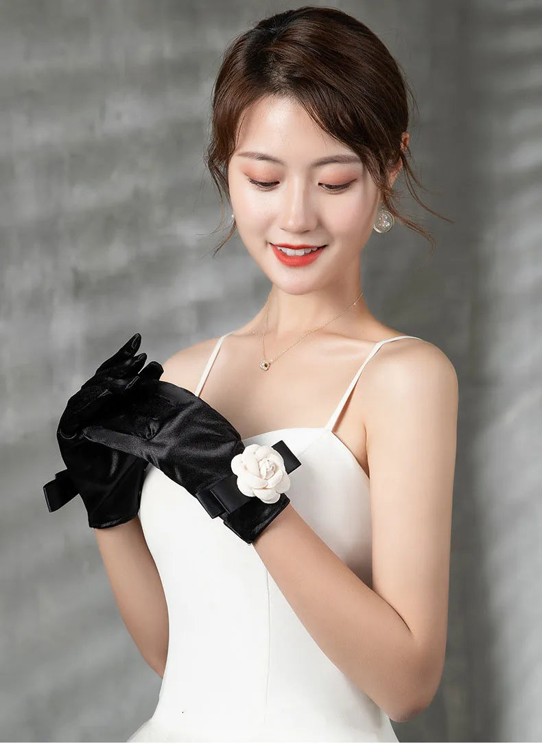 Levoire | Récolte Vintage Gants Courts En Satin Noir Hepburn