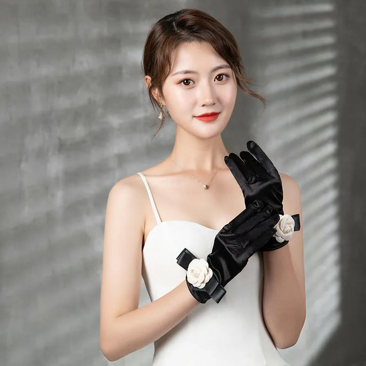 Levoire | Récolte Vintage Gants Courts En Satin Noir Hepburn