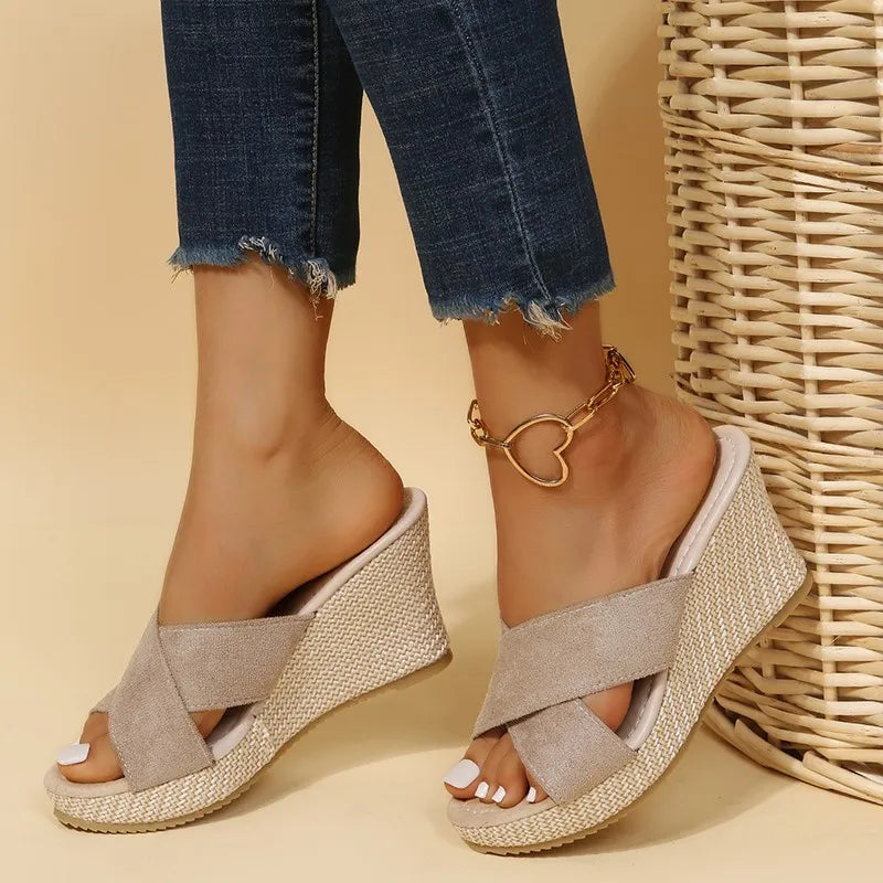 Levoire | Belles Chaussures À Talons Compensés Beige (Rupture de stock rapide)