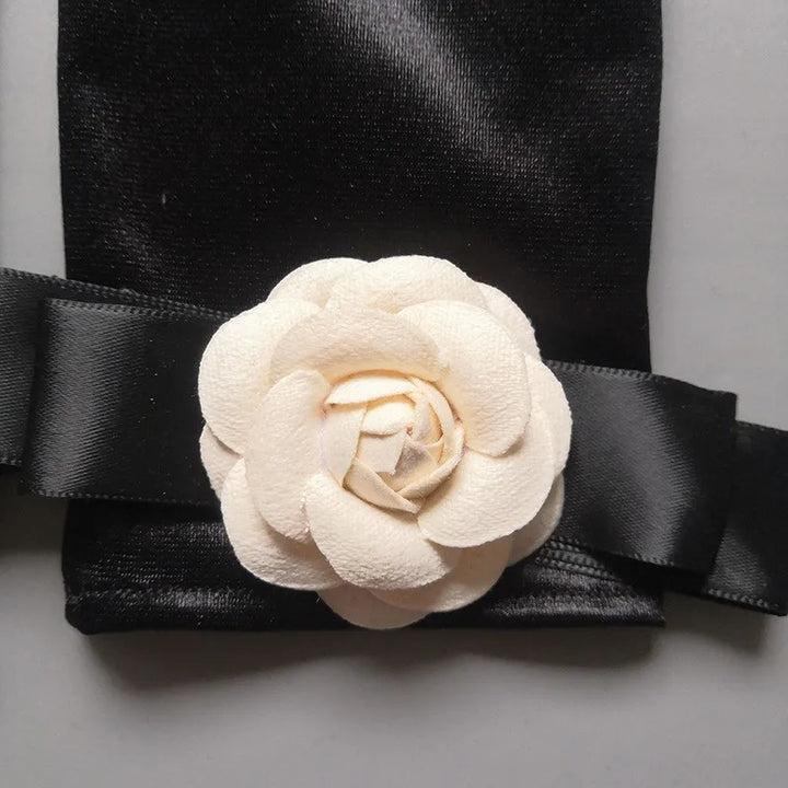Levoire | Récolte Vintage Gants Courts En Satin Noir Hepburn